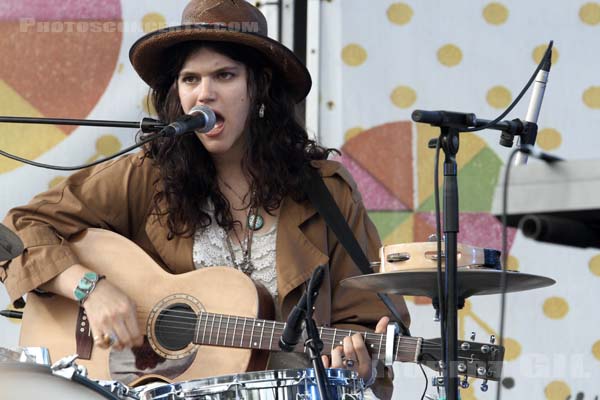SOKO - 2011-09-11 - PARIS - Parc de Bagatelle - 